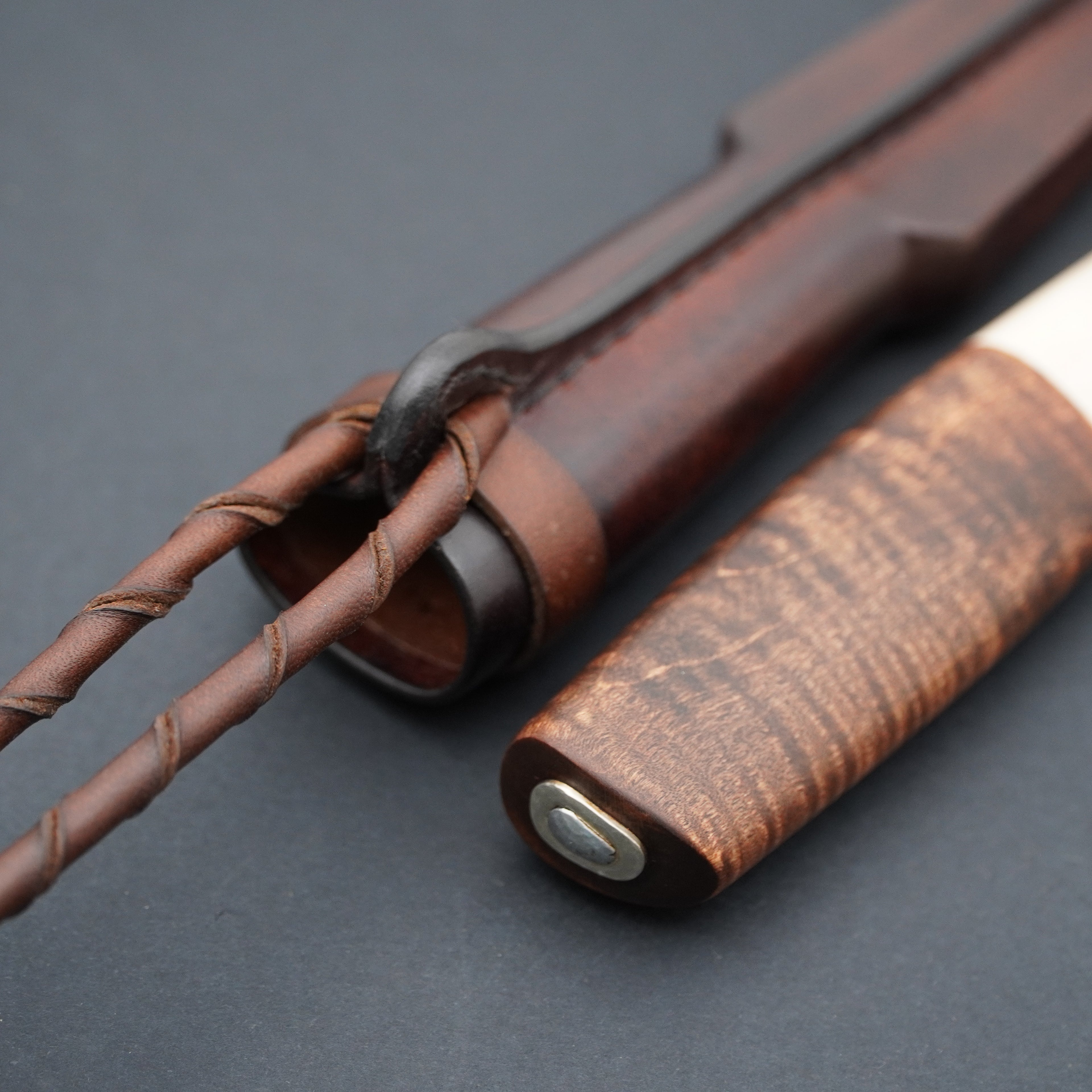 Puukko, sarvi/loimuvaahtera