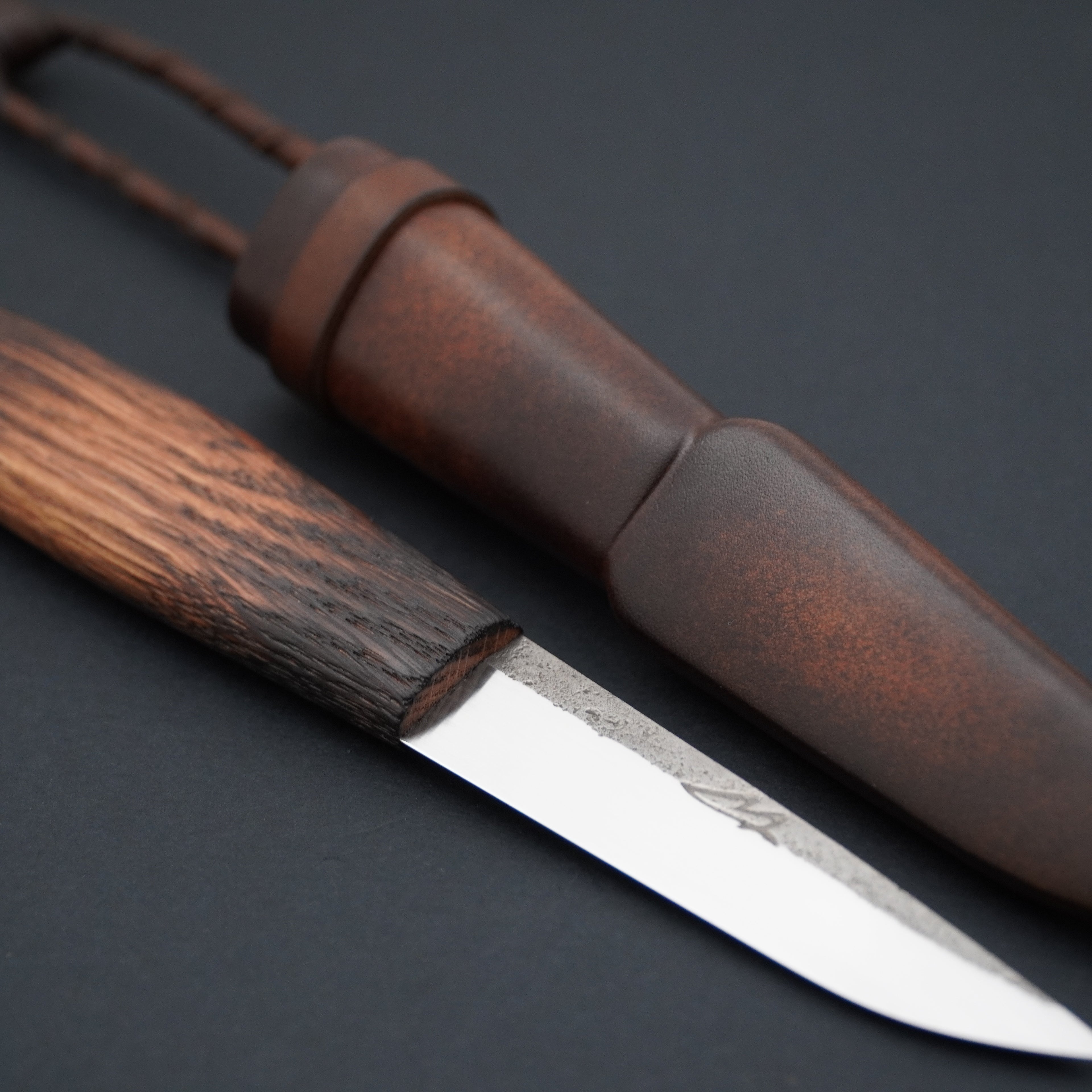 Puukko, poltettu tammi