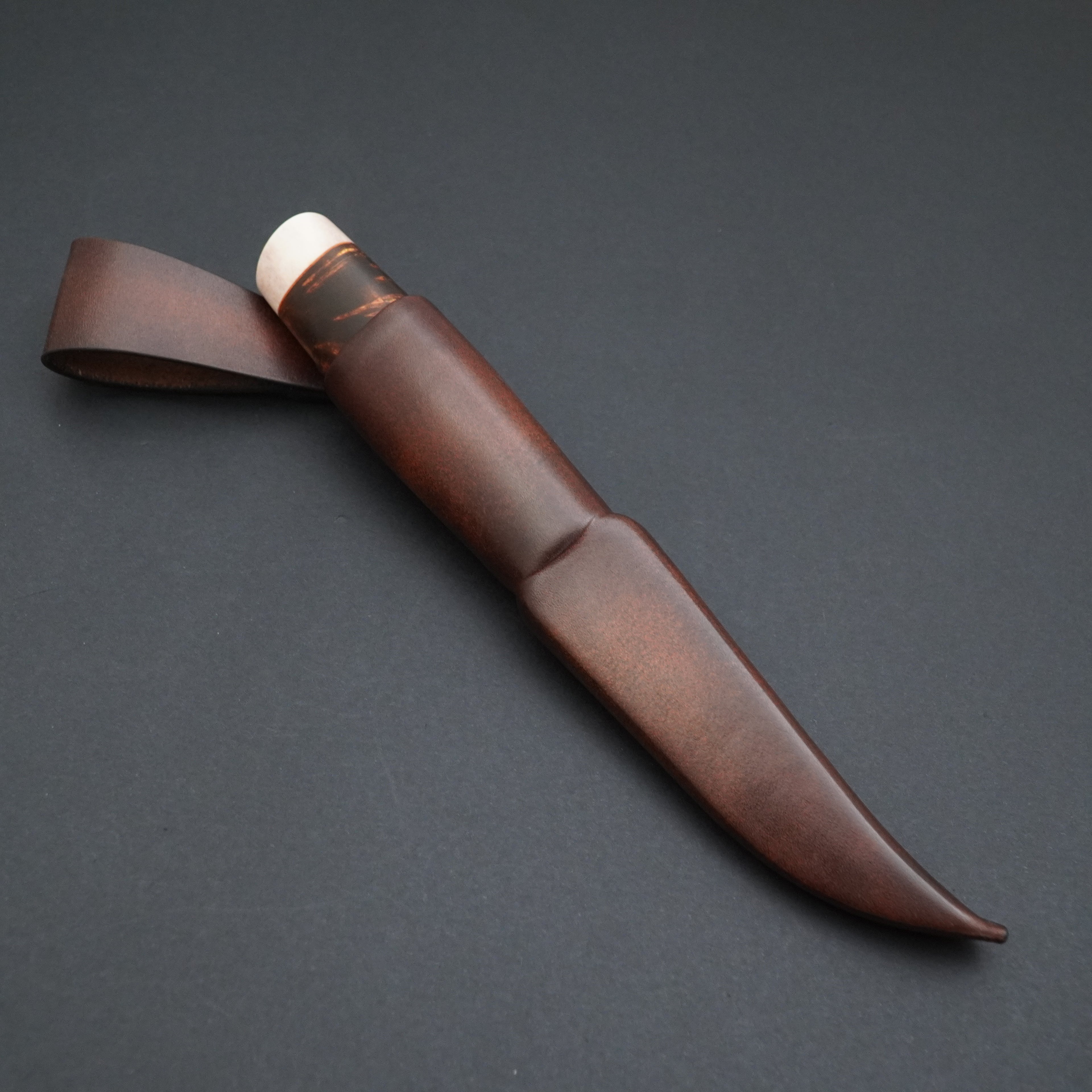 Puukko, reindeer antler/curly birch