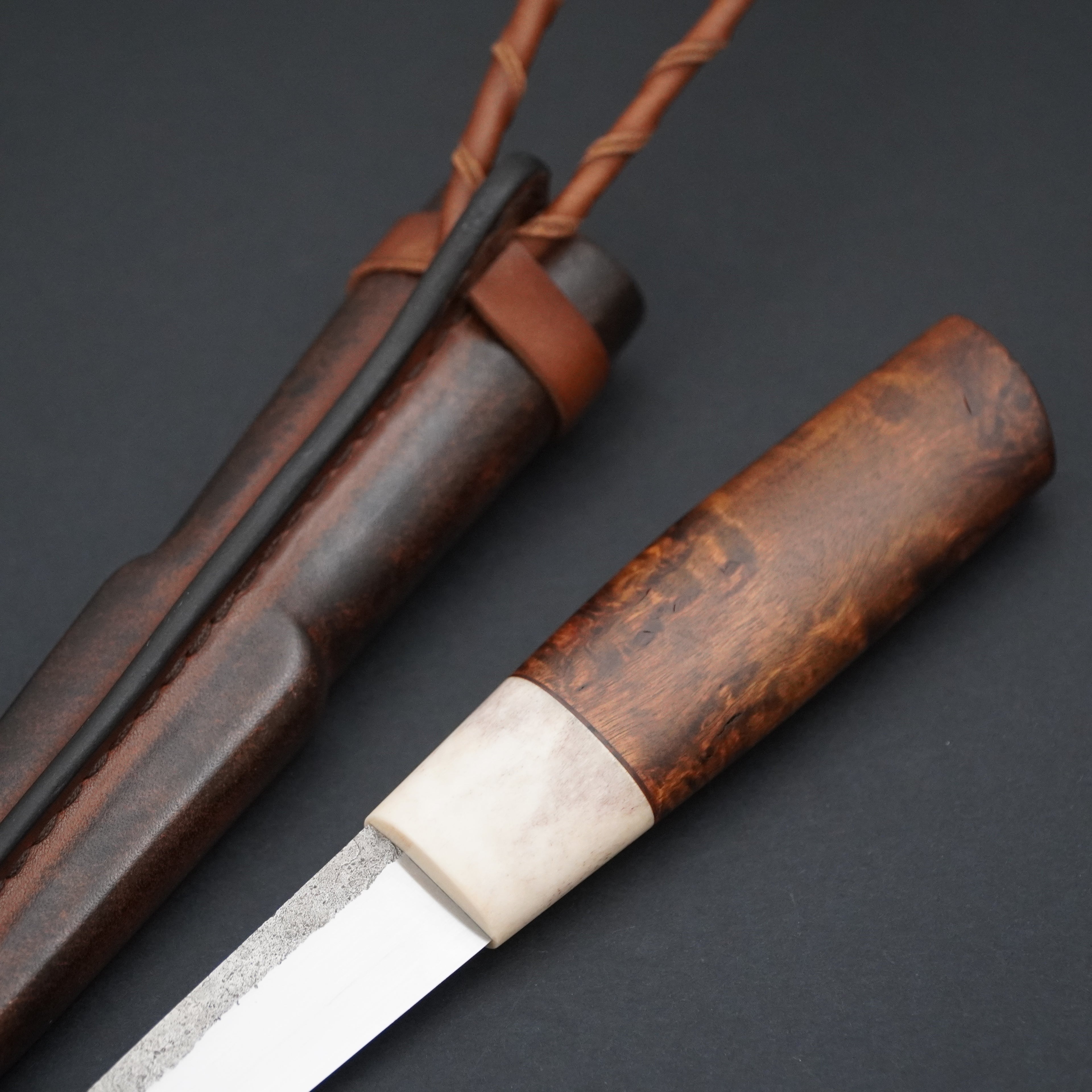 Puukko, hirvensarvi/visakoivu