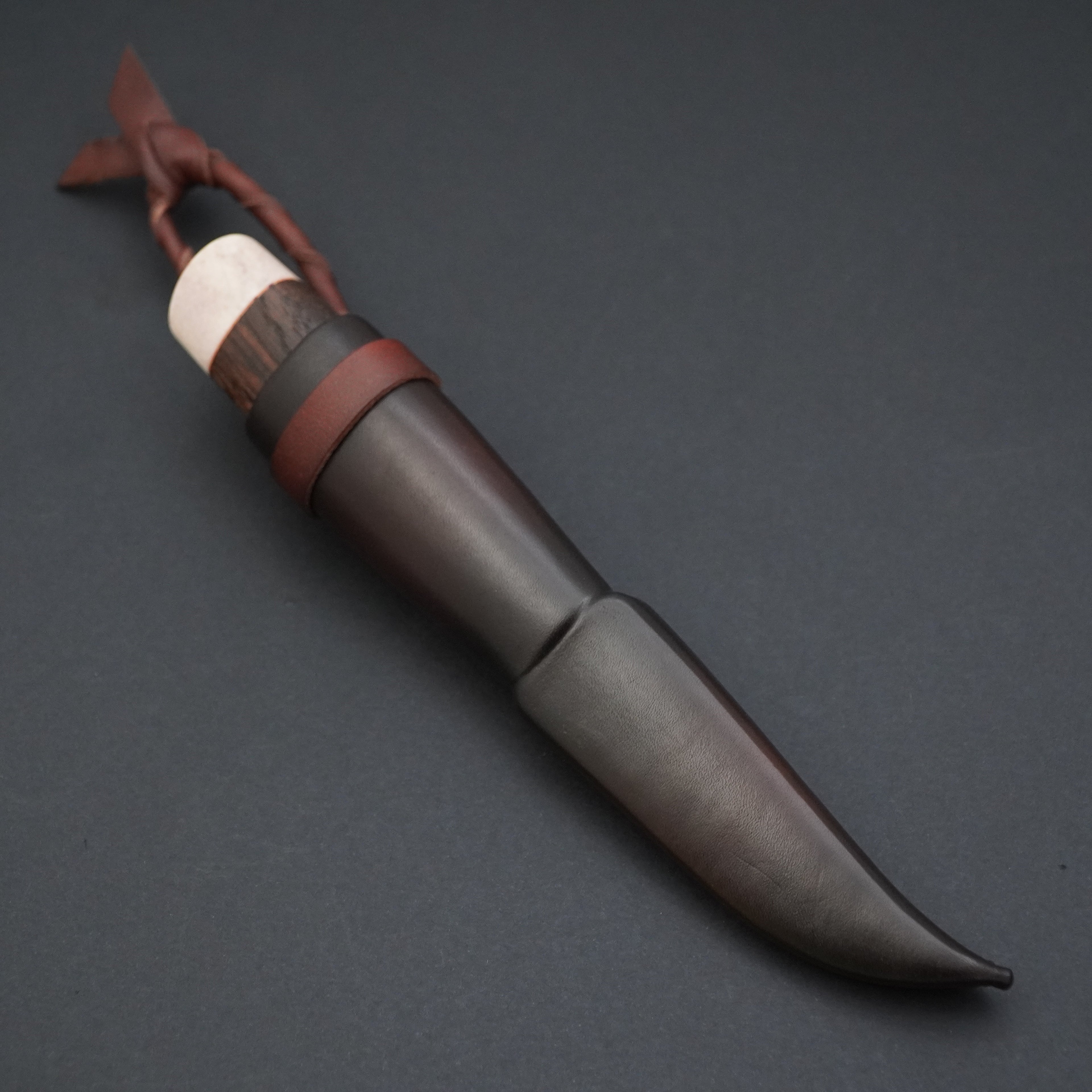 Puukko, hirvensarvi/savutammi