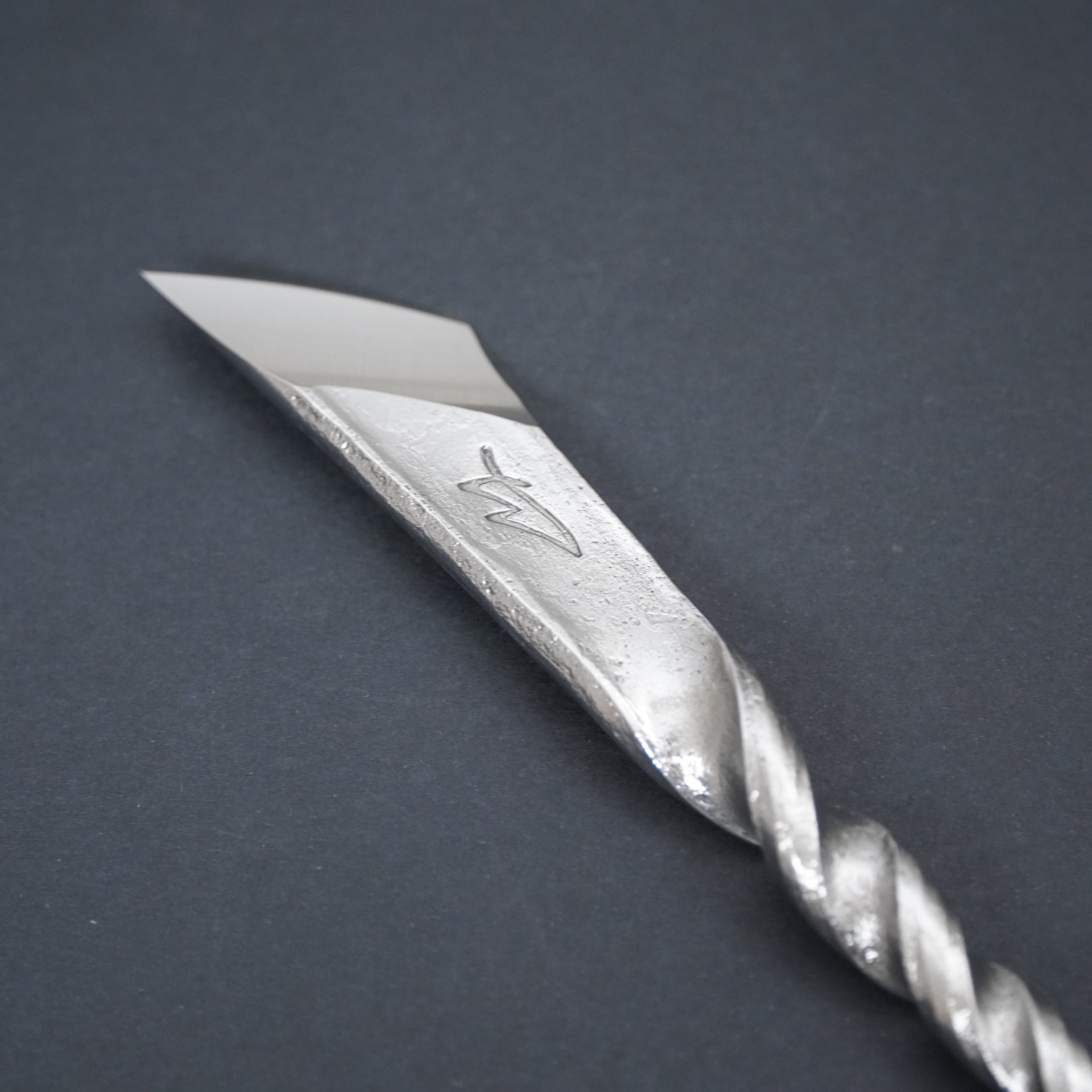 Kiridashi, oikeakätinen
