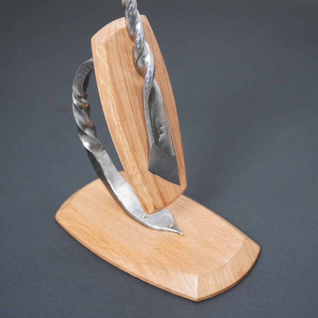 Magnetic knife stand