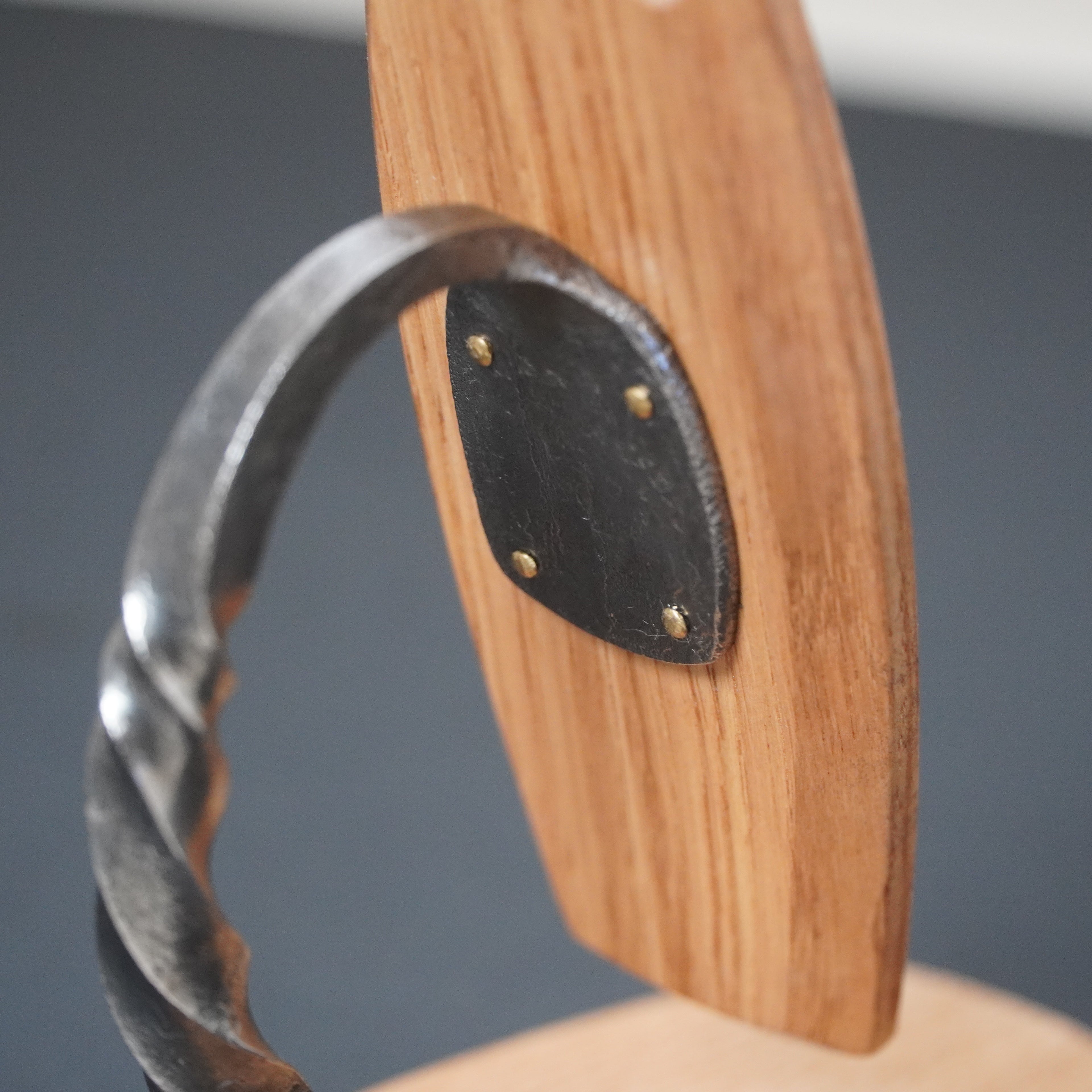 Magnetic knife stand