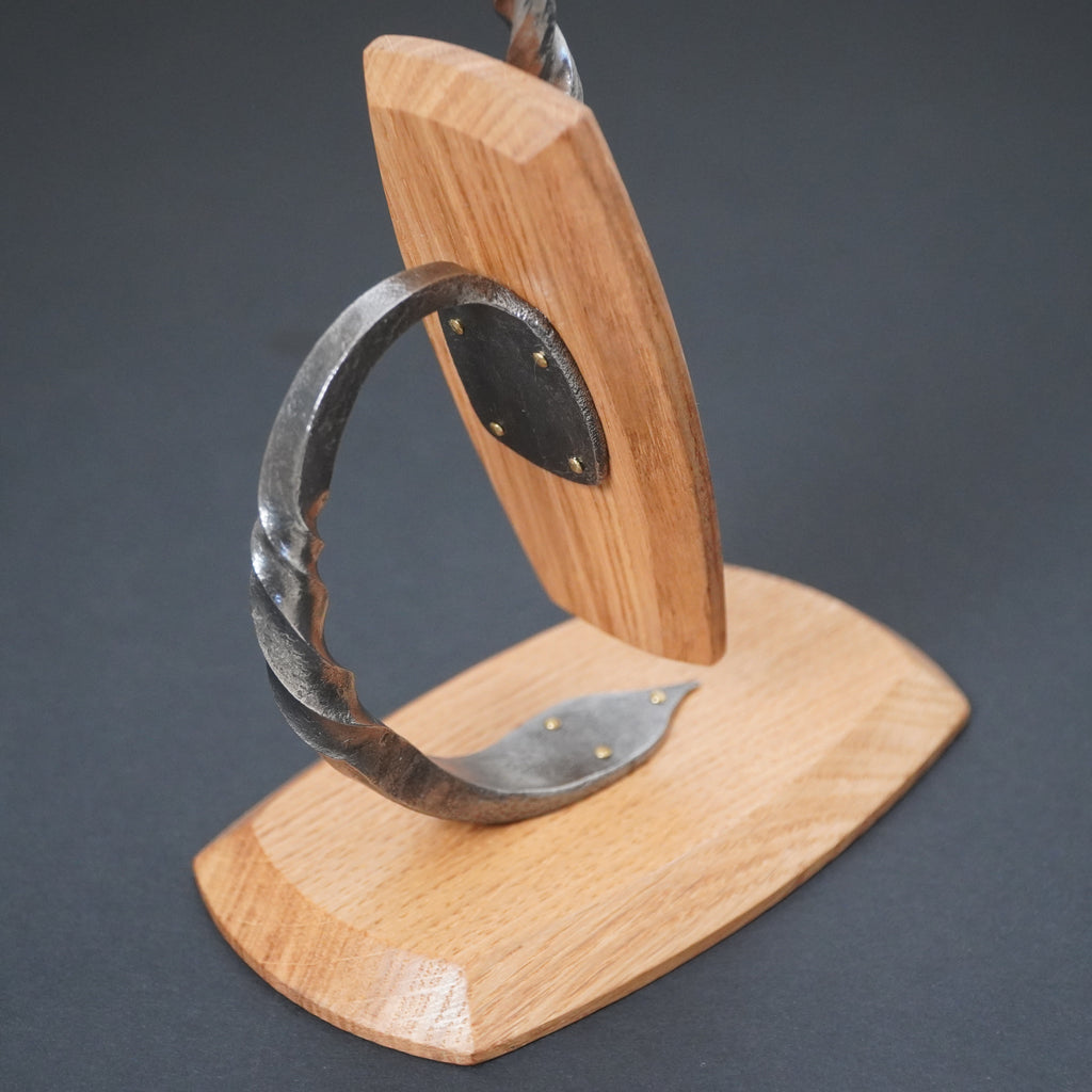 Magnetic knife stand
