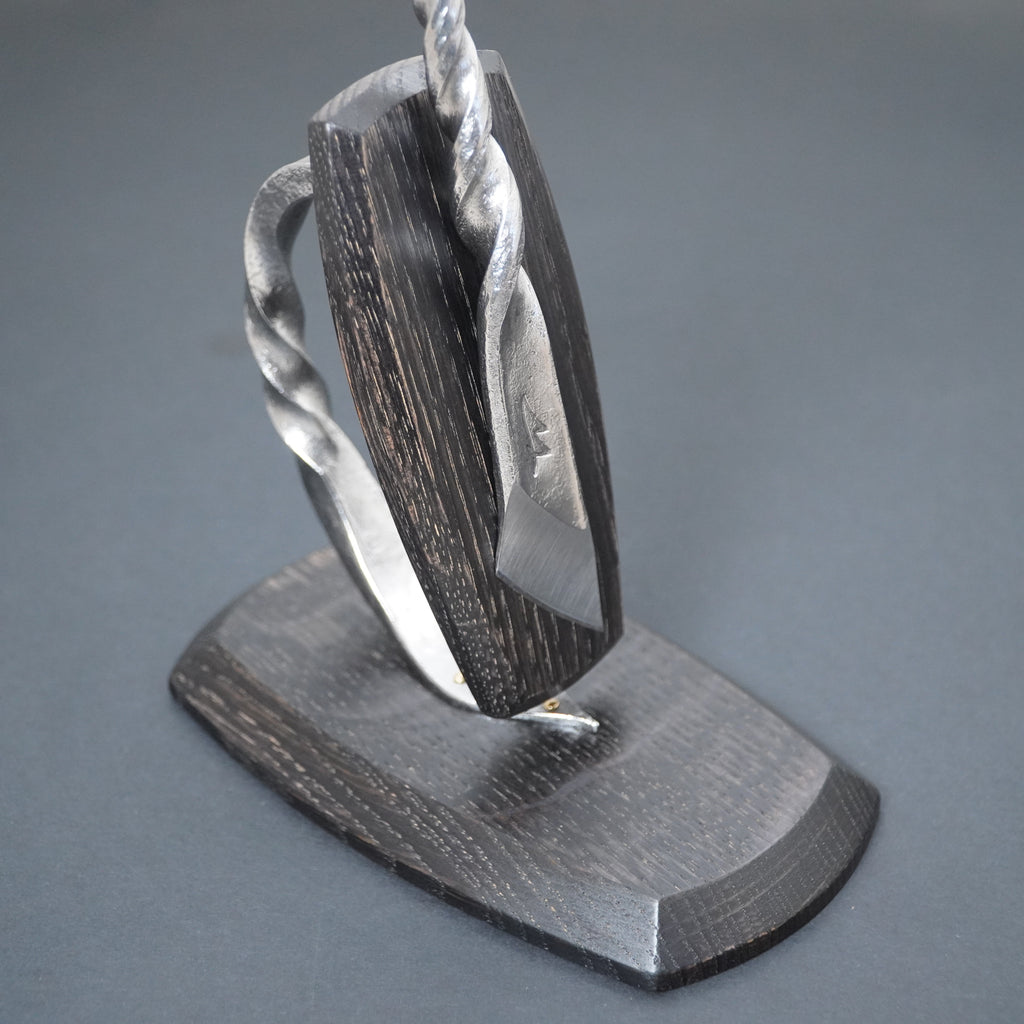 Magnetic knife stand