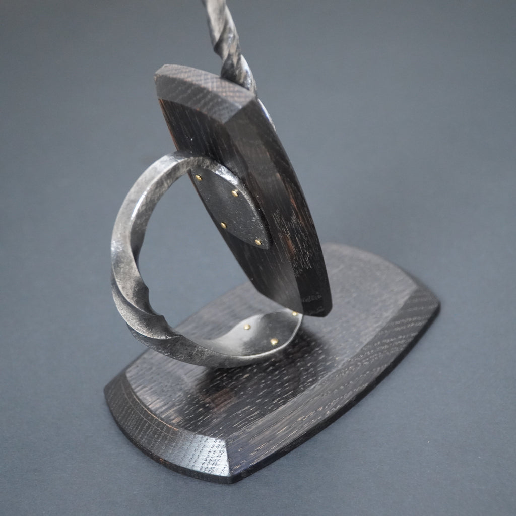 Magnetic knife stand