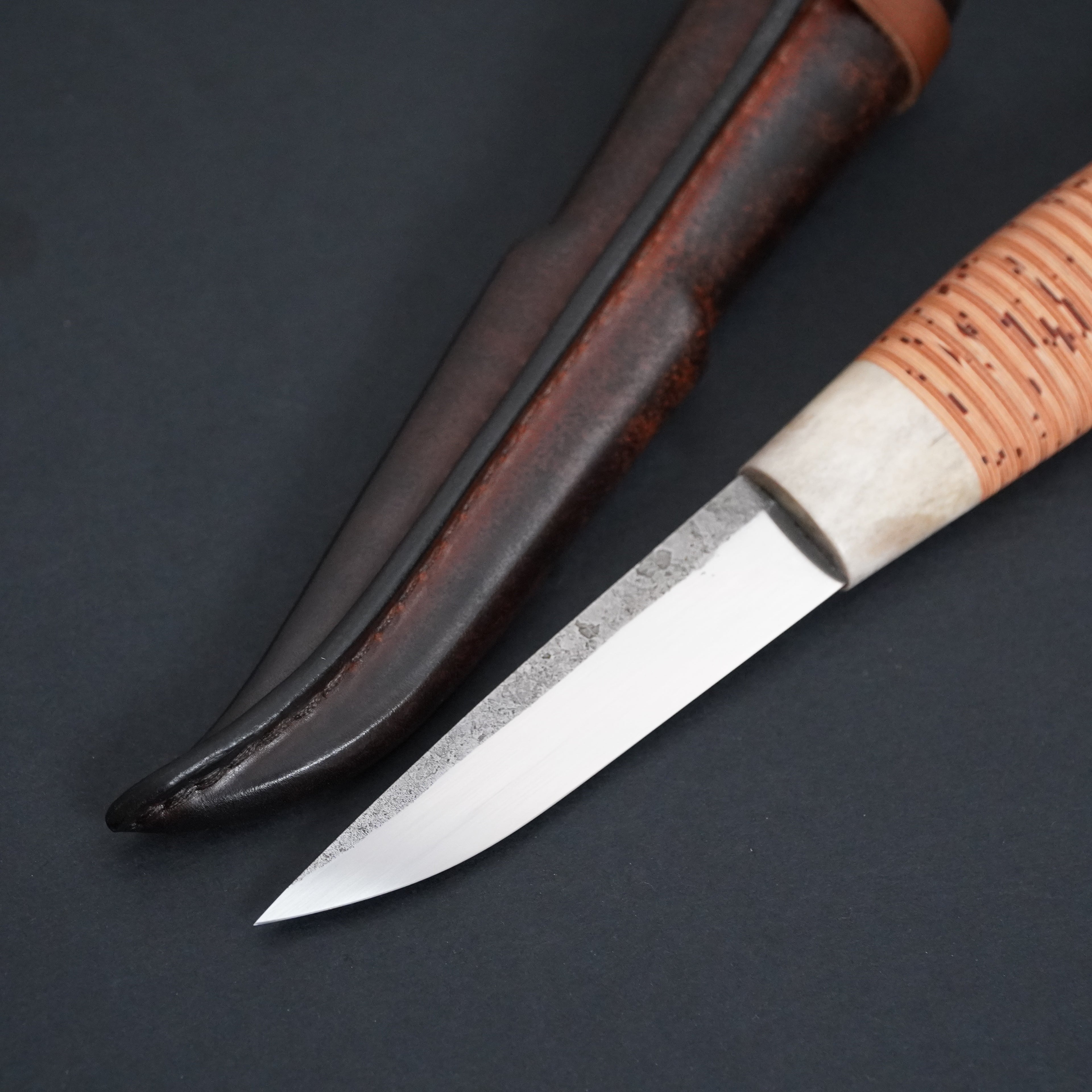 Puukko, moose antler/ birch bark