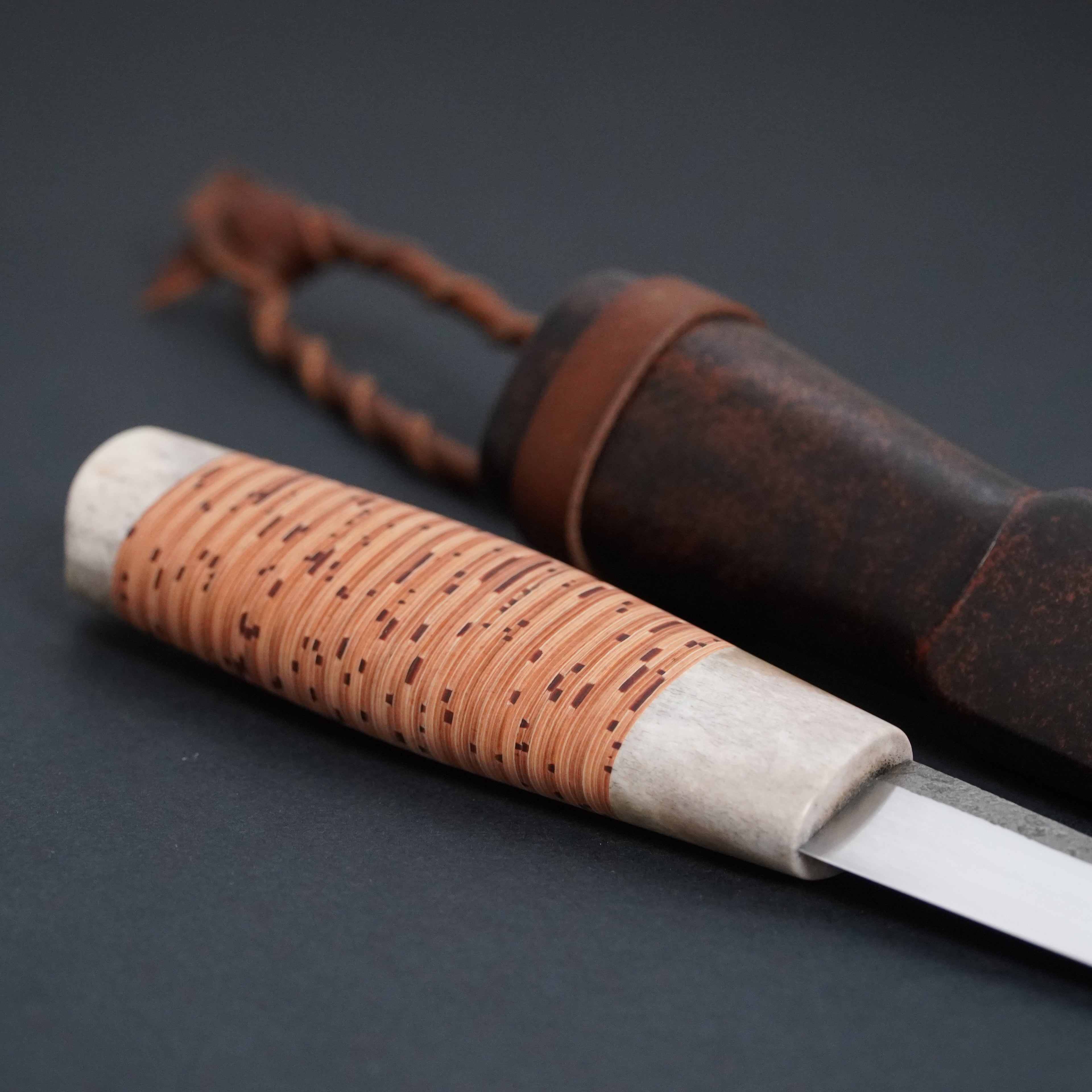 Puukko, moose antler/ birch bark