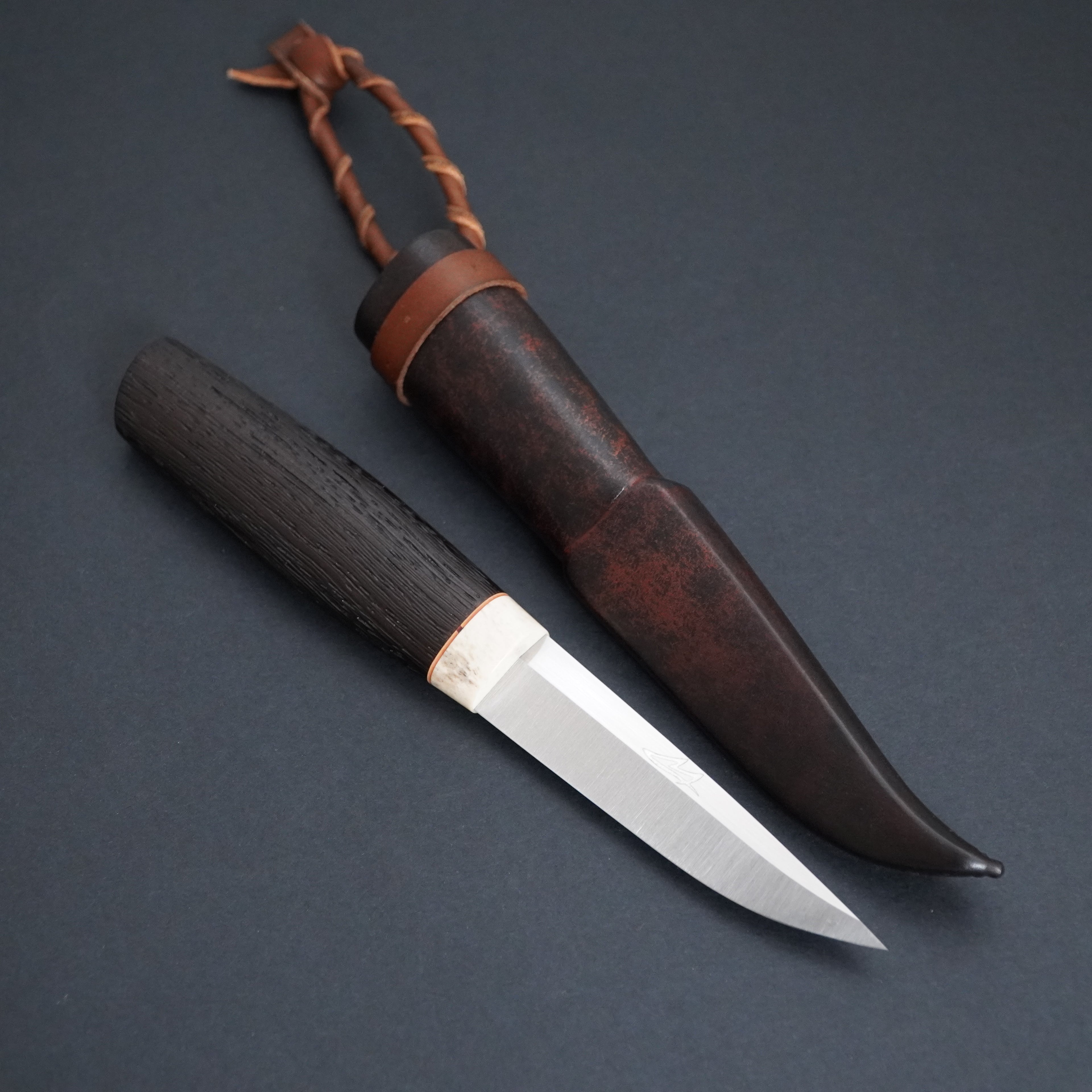 Magnacut puukko, moose antler/ brushed wenge