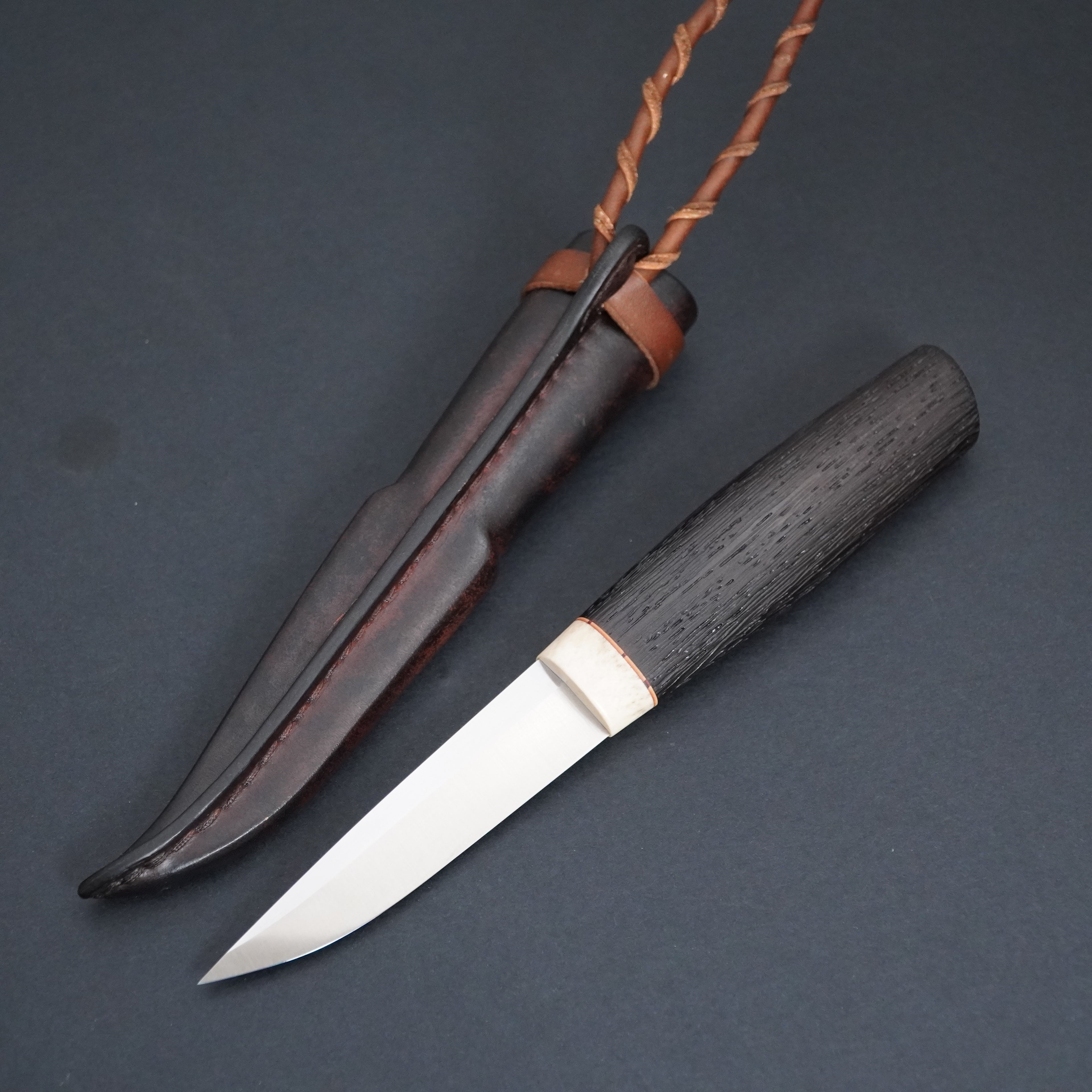 Magnacut puukko, moose antler/ brushed wenge