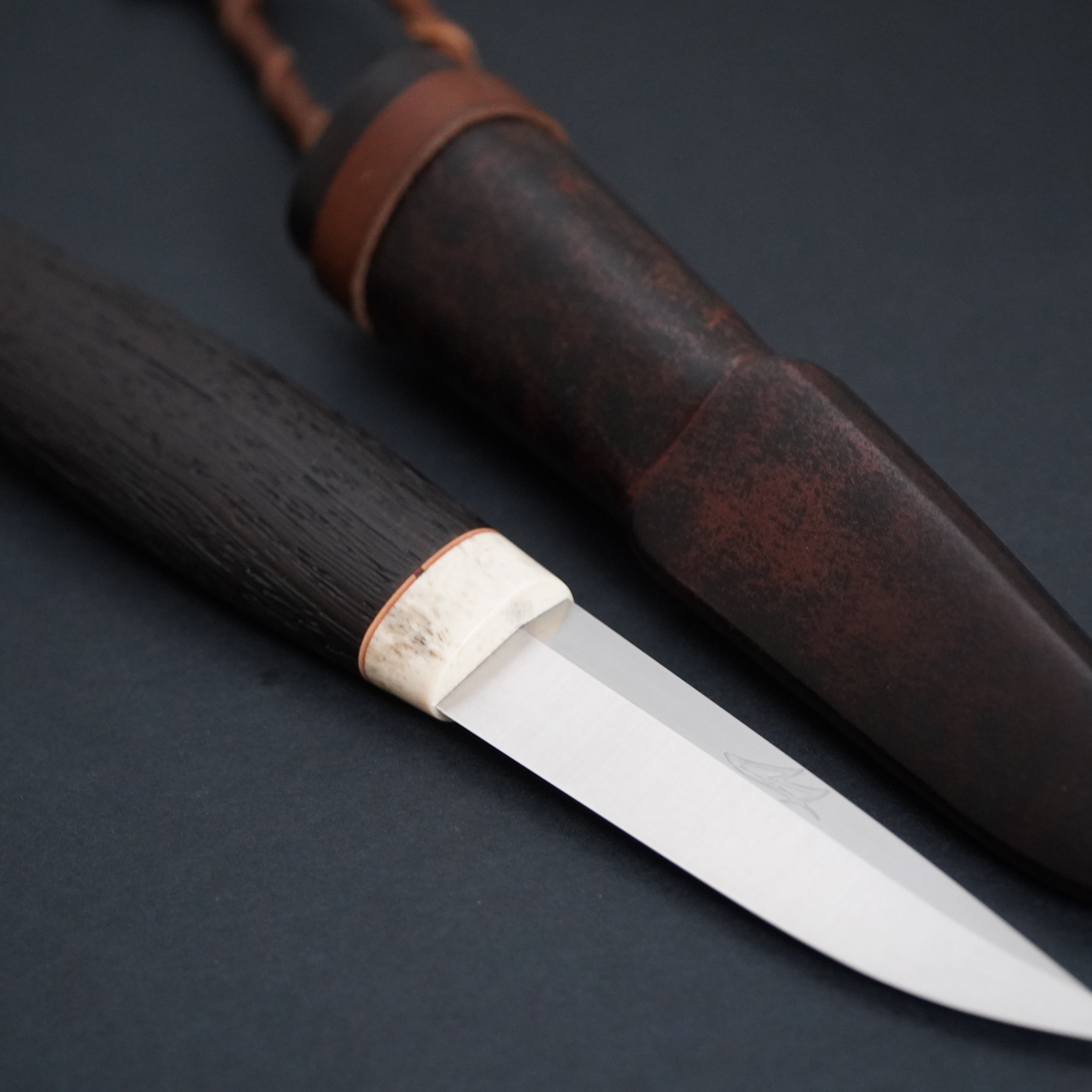 Magnacut puukko, moose antler/ brushed wenge