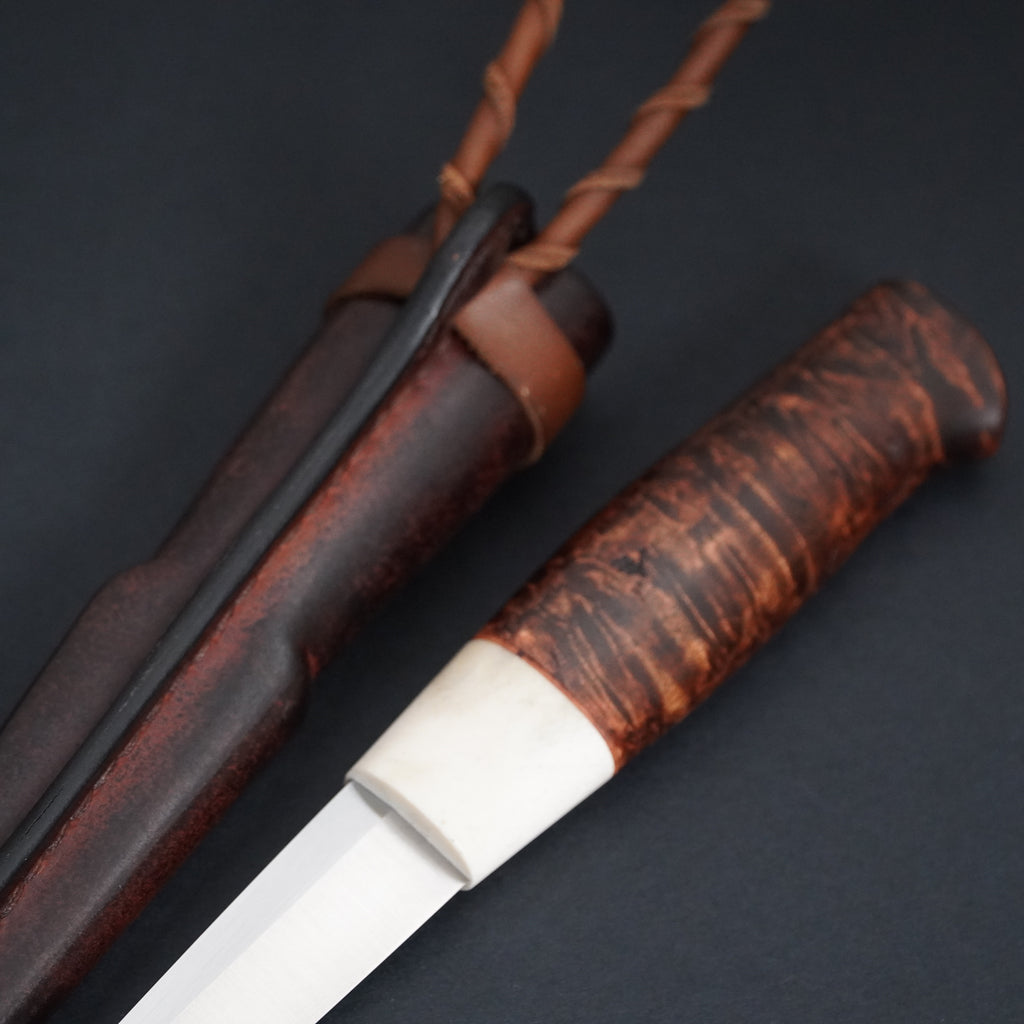 Magnacut puukko, moose antler/curly birch